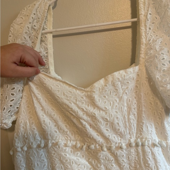 Showpo . White Eyelet Sweetheart Neckline Women’s 12 Mini Dress Ruffle - Picture 3 of 10